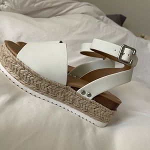 Platform sandals